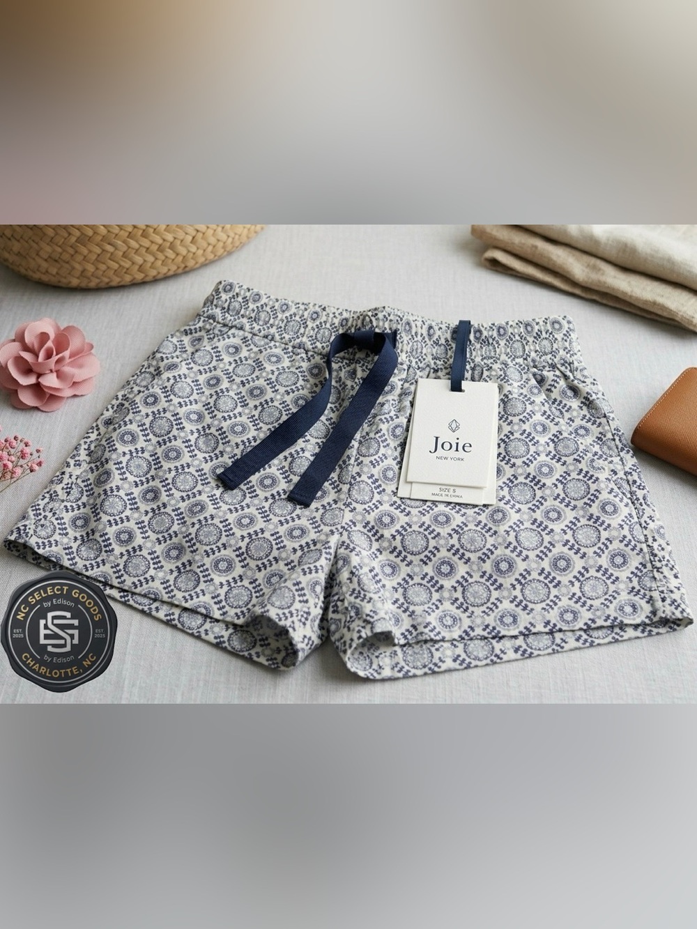 Joie Blue & White Geometric Medallion Print Drawstring Shorts - Size S